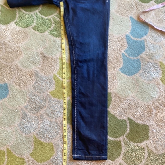 💎 Miss Me Skinny Jeans 💎 - Picture 6 of 8